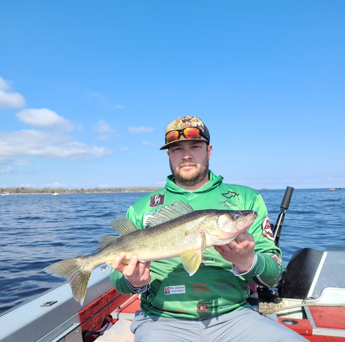 MN fishing opener was great! Hangin' with @andyz1700 Good weather. Good bite. Good times! #walleye #Minnesota https://t.co/EIVCCO1GYu