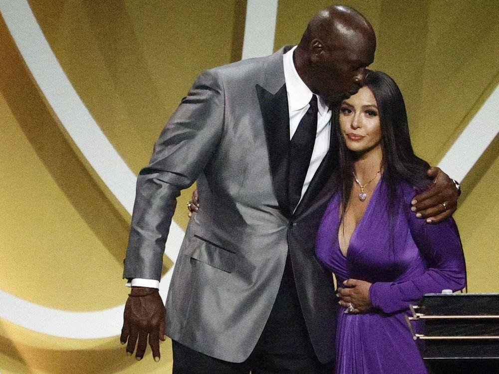 Kobe Bryant remembered in emotional Hall of Fame inductions