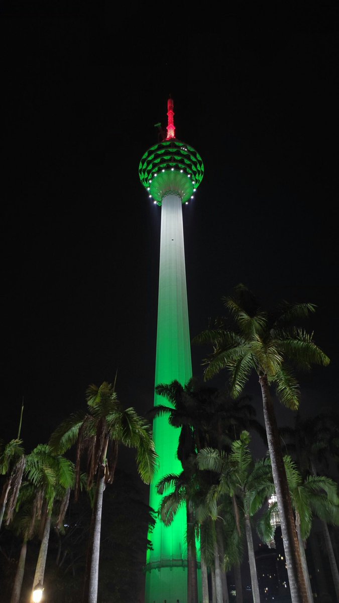 salamcsm's tweet image. Menara Kuala Lumpur bertukar warna tanda solidariti terhadap Palestin!