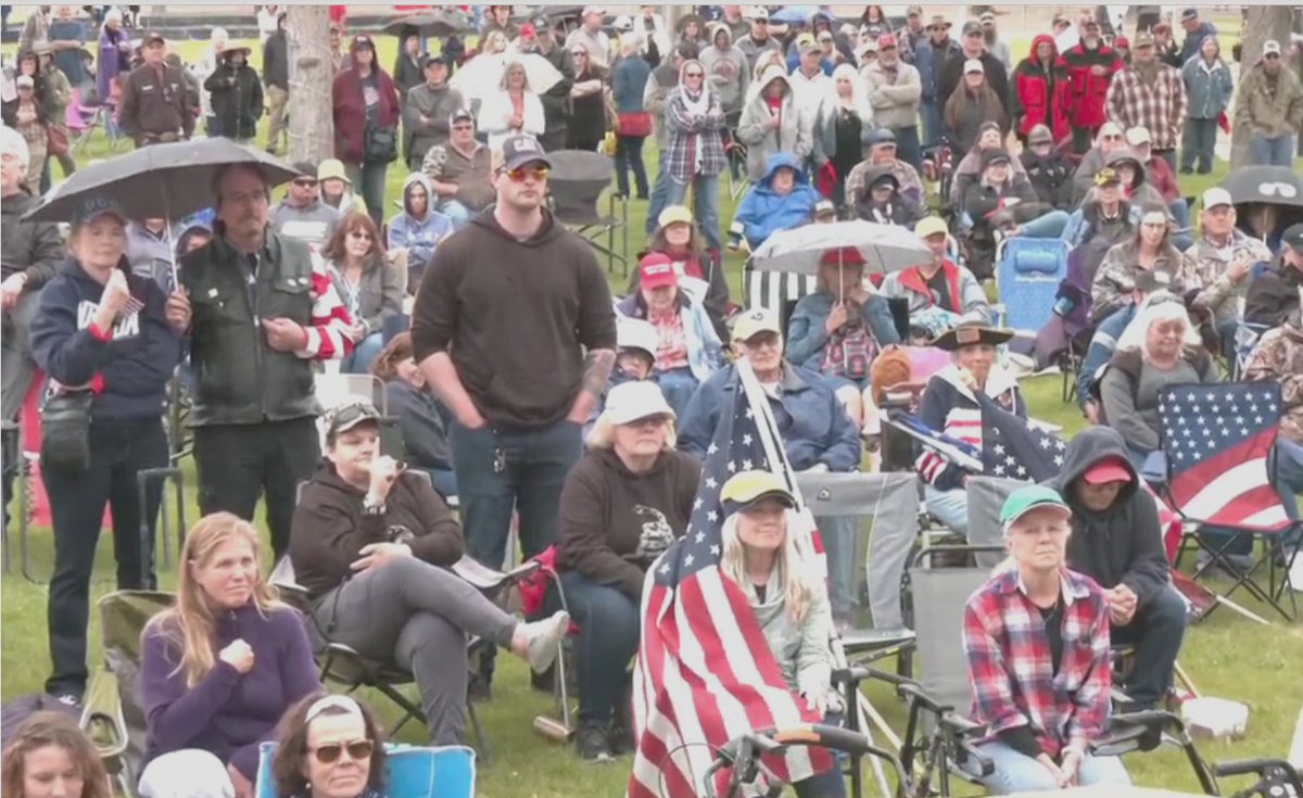 AntiFashReno's tweet photo. Battle Mountain, Nevada, Freedom Rally crowd.  Crowd endured the rain to see Battle Mountain receive an award for being the first county in the U.S. to become a member of the Constitutional Sheriffs and Peace Officers Association (CSPOA). https://t.co/HWVHVEVajk