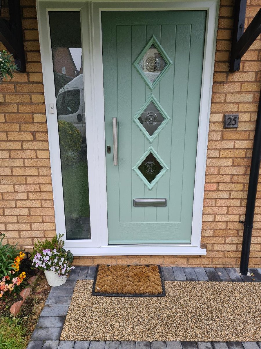 notjustglazing's tweet photo. Two more installs for the portfolio, and two more very happy customers.
@EnduranceDoors https://t.co/xqCppyIPYC