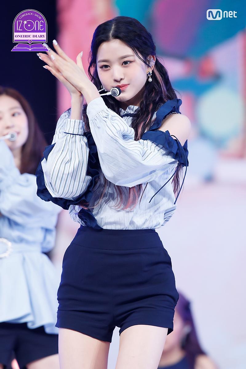 hourly wonyoung tweet media