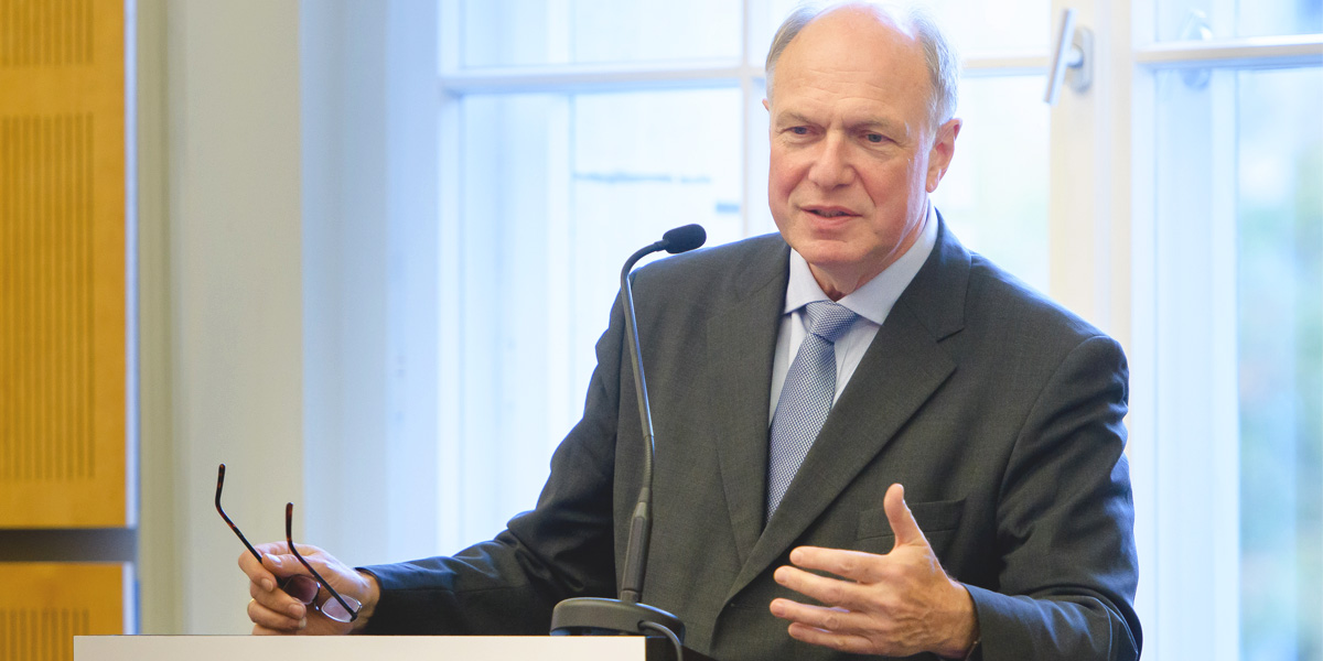 DMusikrat's tweet photo. „Wenn sich der Lauf der Pandemie jetzt zum Positiven dreht, dann muss es für die Musik ein Szenario des Öffnens geben“, sagt Martin Maria Krüger, DMR Präsident im Interview mit @concerti. Das komplette Interview könnt Ihr nachlesen auf https://t.co/QPzNBG5ryo (©Stephan Röhl) https://t.co/ignnmWC3FV