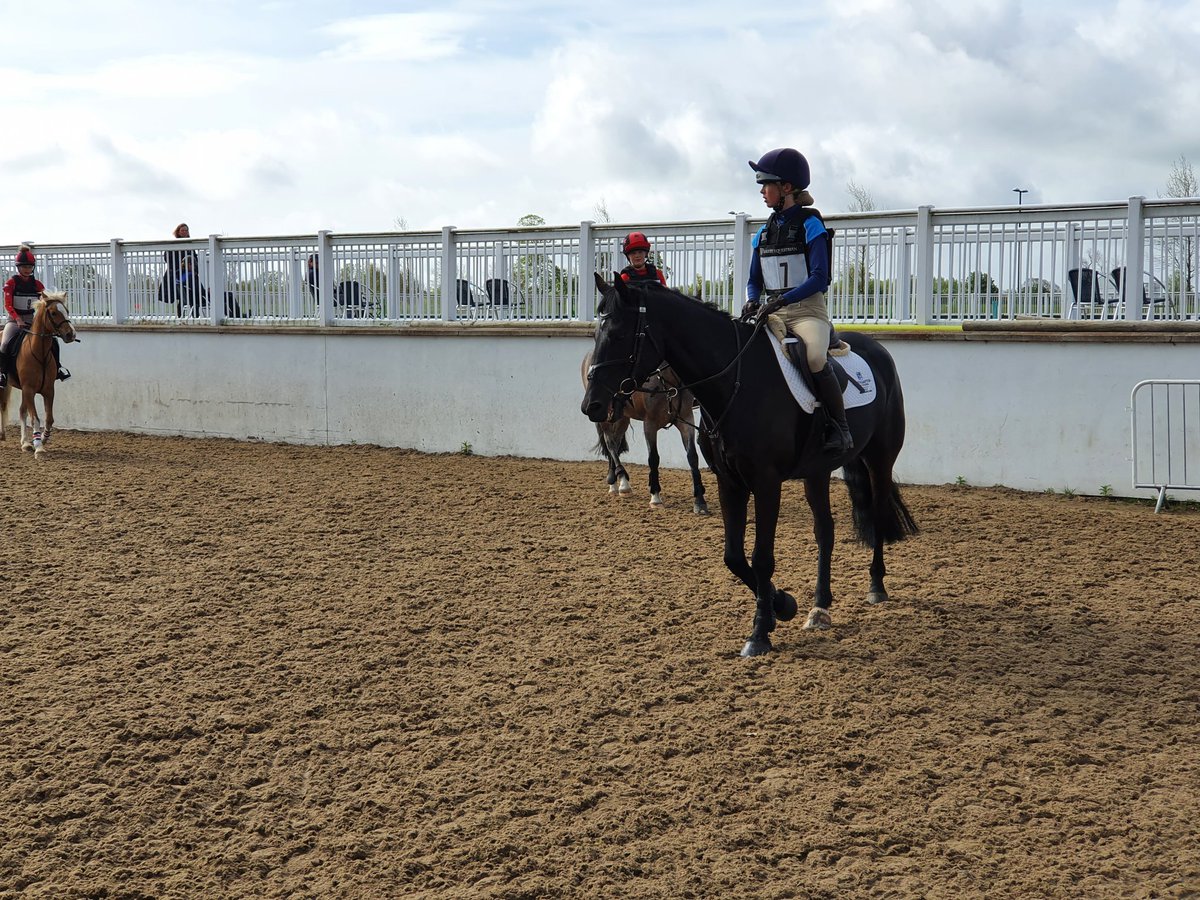 A fabulous morning <a href="/DBPoloClub/">Dallas Burston Polo Club</a> for the eventer challenge <a href="/NHS_Sport/">NorthamptonHighSport</a>. Lily and Chloe riding in the 80cm - it's a fab course and both riders doing amazingly well! @GDSTSport #GDSTfamily