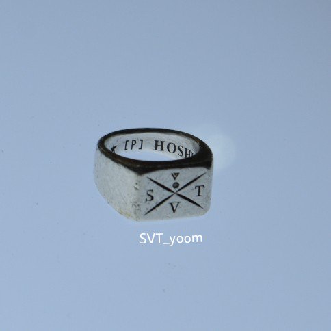 falling1004yoon's tweet photo. If you look closely at the seventeen rings, next to their names, all the unit leaders have stars. Cheol has 2 bc he's the hhu leader AND general leader ♡

@pledis_17 #BBMAsTopSocial https://t.co/UDPnoHwVEJ