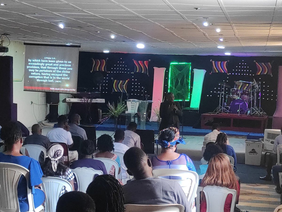 HOTR_OSOGBO's tweet photo. Stay at it, don't loose the Faith. #HOTRService
#HouseOnTheRock
@pauladefarasin #FundamentalsOfFaith
#SundayService https://t.co/FztnDzrLKA