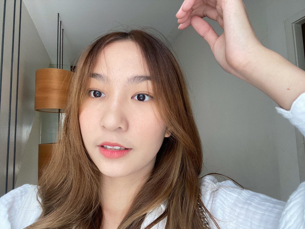 mitpiboon's tweet image. ตอนนี้ได้ลูกรักใหม่เเล้วจ้า เป็นแป้งเนื้อเเมตต์ของ Laura Mercier Foundation Powder ปกปิดปานกลาง คุมมัน ไม่เค้กกี้ใช้เเล้วยังดูเป็นผิว เบาสบายมาก ทนระดับนึงเลย ไอซ์ผิวมันเเค่ที่โซนน้า ใช้ 02 นะคะ💘#foundationpowder #lauramercierthailand #ไว้รีวิวห้ามขายของโว้ยย #HowtoPerfect