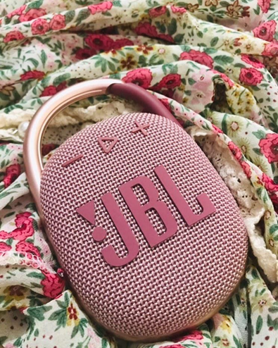 JBLSoundIn's tweet photo. BRB. Daydreaming about taking this Clip 4 in fields full of flowers on a bright sunny day. Thanks, @awu0426. We wish you a killer time clipping and playing. 

#JBLIndia #DareToListen #WhereYourMusicAt #Music #PureBass #Clip4 #Bluetooth #PortableSpeaker https://t.co/lyEwal3LDk