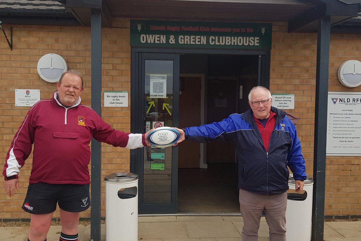 More Kick Start balls getting to where they are needed as Kim MacDermid from Grimsby RFC get another pass from Trustee Andrew Osmond. I wonder who's getting there's today? <a href="/nldrfu/">NLD RFU</a> <a href="/nottsrfu/">Nottinghamshire RFU</a> <a href="/LincsRugby/">Lincolnshire Rugby</a> <a href="/derbyshirerfu/">Derbyshire Rfu</a> <a href="/RFUMidsClubSup/">RFU Midlands Club Support</a> <a href="/RFUMidsGameDev/">RFUMidsGameDev</a>
