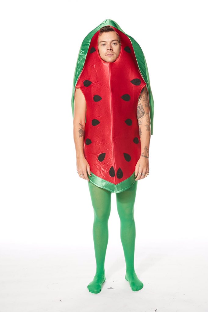 Все, что я хочу, это эту фотографию на обложке «watermelon sugar» 

Я многое прошу???!!!! 🗿

#HarryStyles #OneDirection