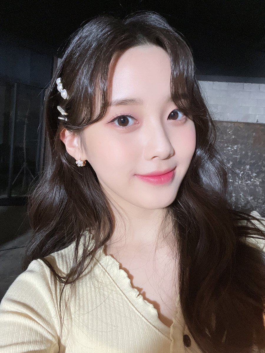 [#나영] 안녕하세요! 라잇썸의 비타민 나영입니다 :)
다들 기다리고 계셨던 거 다 알아요!
앞으로 소소한 추억 많이 만들어봐요 😻