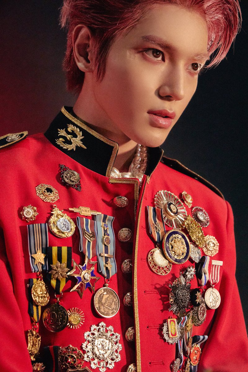 LTYFEED's tweet photo. one year since this iconic punch taeyong look! https://t.co/9JKvBq5Xra