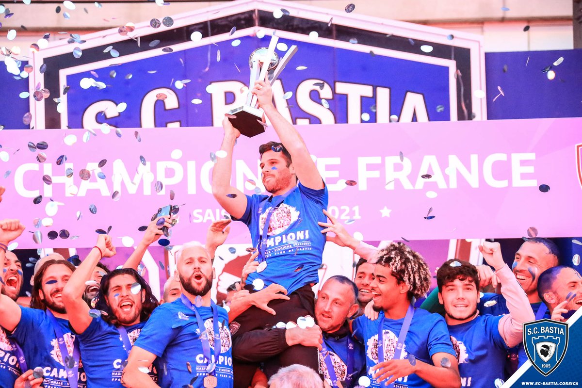 SCBastia's tweet photo. 𝑪𝑨𝑴𝑷𝑰𝑶𝑵𝑰 🏆 🥇 🔝 📸 https://t.co/hLlwxNwAx5