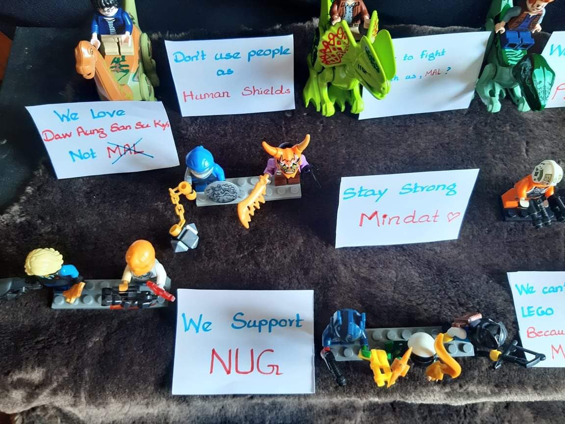 MyoEithinzar's tweet photo. Lego protesting by Gen Alpha in Insein, Yangon. 
#May16Coup 
#WhatsHappeningInMyanmar https://t.co/FuYPsmP9Q9