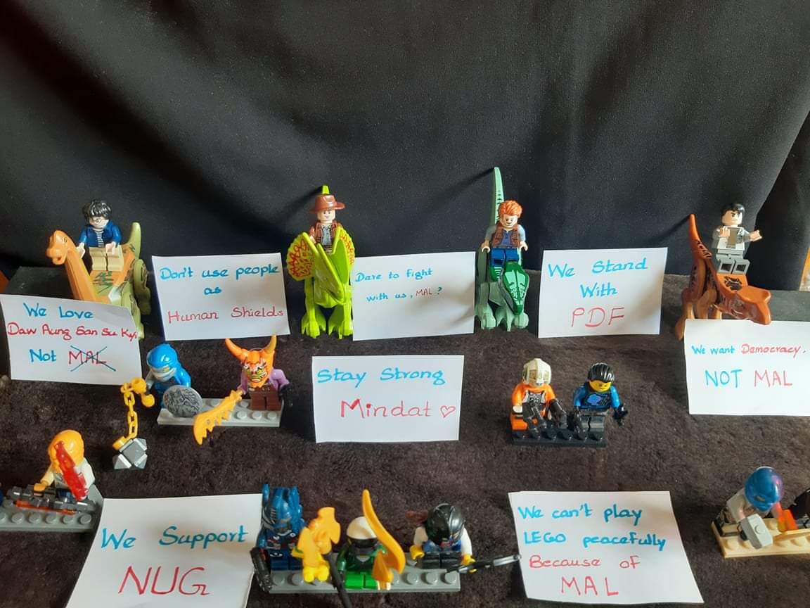 Lego protesting by Gen Alpha in Insein, Yangon. 
#May16Coup 
#WhatsHappeningInMyanmar