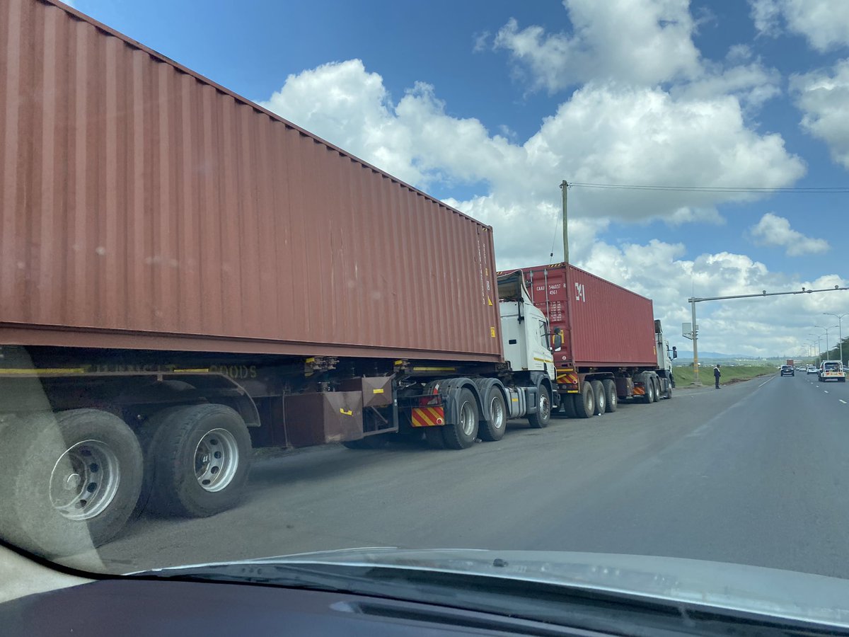 chriskirwa's tweet photo. Please @ntsa_kenya @KeNHAKenya @IG_NPS 
The trucks are turning the new acceleration lane after Ole Sereni on southern Bypass into another parking bay like Mlolongo. This is dangerous, please act 2 stop this. They r Accidents in waiting. @Ma3Route @KenyanTraffic @motoristsoffice https://t.co/DftX5Hyh96