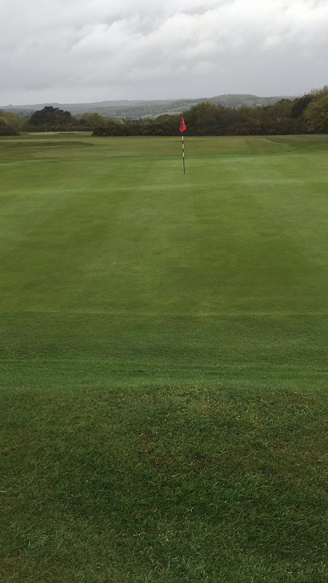 Good luck to all  the Exe league teams today. Greens cut  but a little to damp to iron. Have a great day.