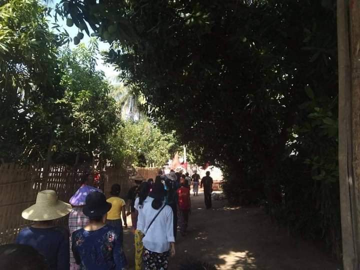 Protesters marched in Maule Village, #Yezakyo Township, demanding the overthrow of the military dictatorship and don't want military slavery education system.

#May16Coup 
#HumansAreNotShields 
#WhatsHappeningInMyanmar