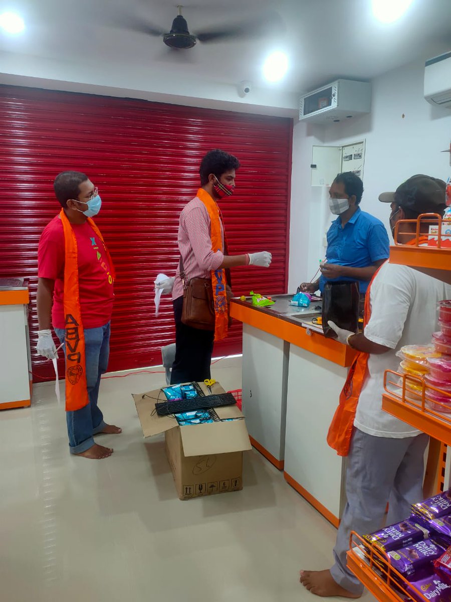 Karyakartas of ABVP Andaman &amp; Nicobar Vibhag Distributed #COVID19 Aruyvedic Immunity Booster medicines (recommended by Ministry of Ayush) among the residents of Port Blair.
#AndamanFightsCOVID19 #ABVPForSociety