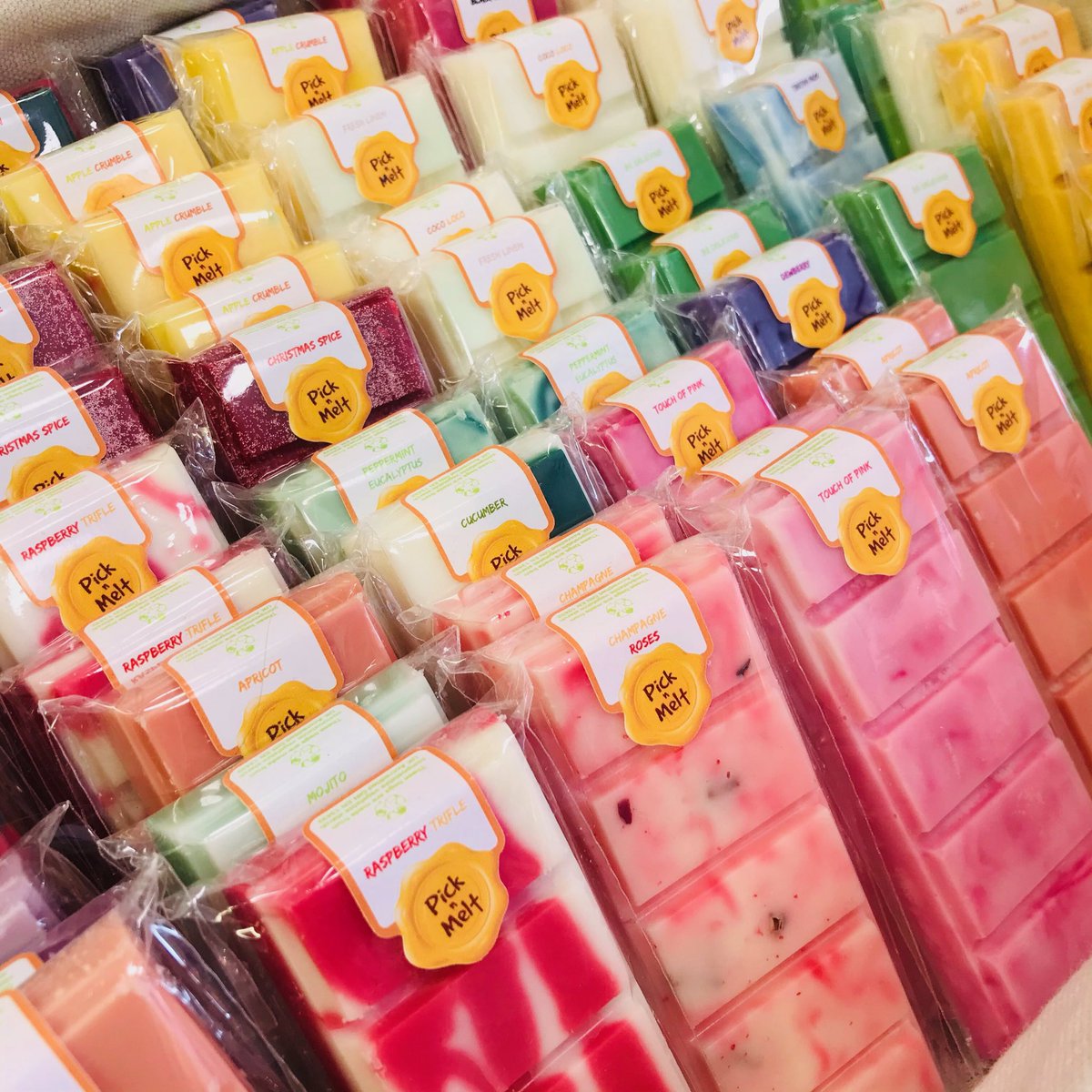 Back at it early Sunday. Huge pour today to restock the shop. Thanks to all who came in yesterday. Lots of orders for our Buy 1 Get 1 Free offer on our snap bar sets 🧡

picknmelt.com/product/wax-me…

#waxmelts #snapbars #handpour #soywax #gosport #picknmelt #picknmix #forgrownups