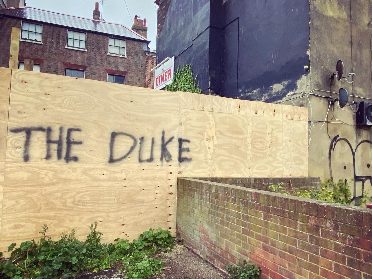 Sadly we have discovered that the developer of the Duke Street plot has ripped out the shrubs in the corner where there were nesting birds. 
.
The #WildlifePolice in Kent have been rebranded the #RuralTaskForce and have never responded to any wildlife crime we’ve reported.