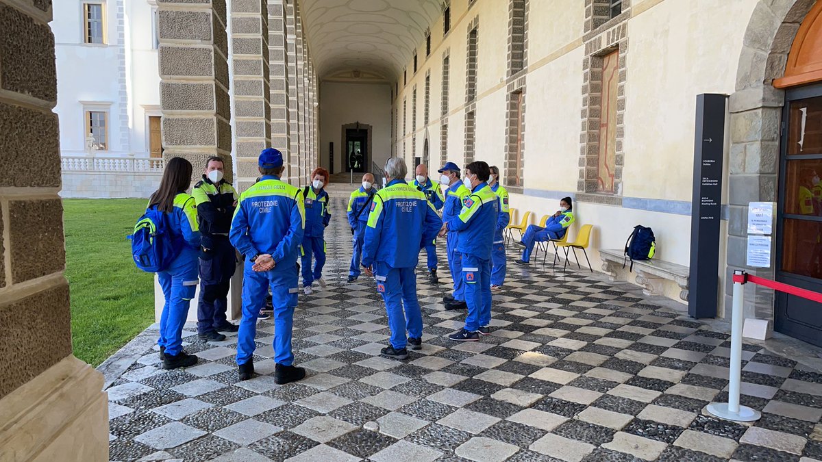 Il 15/16 maggio 2021, saranno oltre 2000 i vaccinati nel centro allestito nella splendida cornice di Villa Manin, con l'impegno dei volontari della Protezione Civile #socialmediacommunityFVG #volontaridivalore