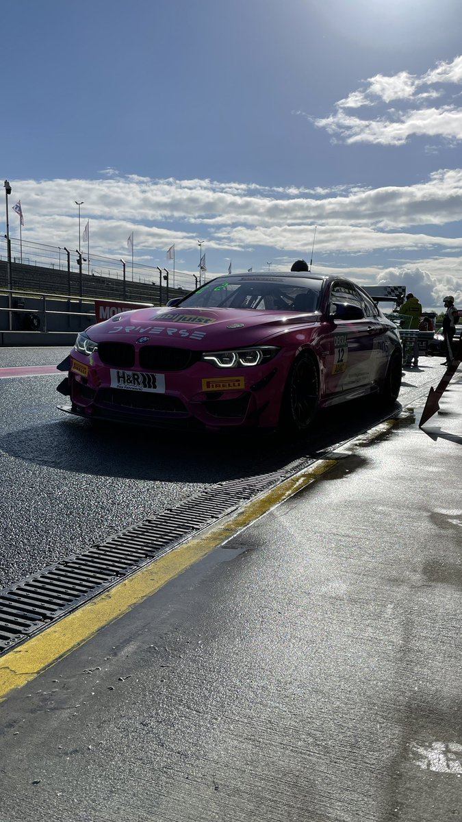 New day, new Qualifying!
#bmw #bmwm4 #bmwm4gt4 #adacgt4germany