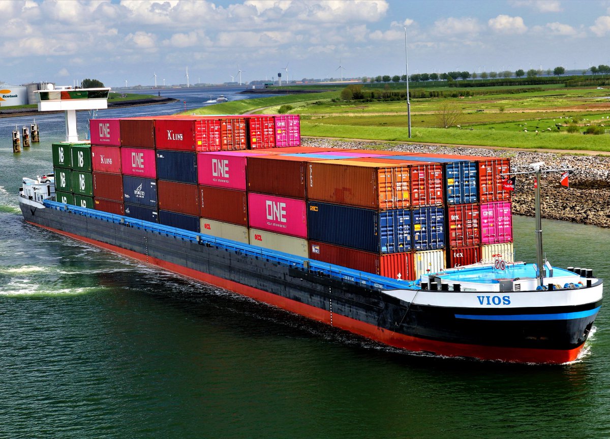 ms Vios eerder deze week vastgelegd in het Kanaal door Zuid Beveland ter hoogte van Wemeldinge op de corridor tussen <a href="/PortOfRotterdam/">Port of Rotterdam Authority</a> en <a href="/northseaport/">North Sea Port</a>. Foto werd gemaakt en gedeeld door Jan Blokzijl.