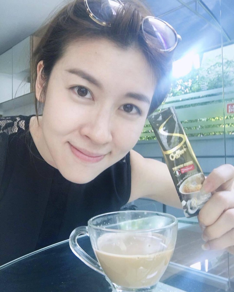 Chame_lovingyou's tweet photo. กาแฟอาราบิก้าแท้กลมกล่อม😋 ระดับพรีเมี่ยม “ชาเม่ ซาย คอฟฟี่ พลัส” ด้วยสารสกัดจากธรรมชาติ ช่วยในเรื่องบำรุงสุขภาพ และดูแลผิวพรรณ 0%ไขมัน 0%โคเลสเตอรอล %น้ำตาล🤎☕️
#CHAMETHAILAND #CHAMESyeCoffeePlus #ดื่มดีมีเอส #กาแฟลดน้ำหนัก #กาแฟเพื่อสุขภาพ #แก้วนี้ที่ใหม่ดื่มทุกวัน https://t.co/cJS619jbaR