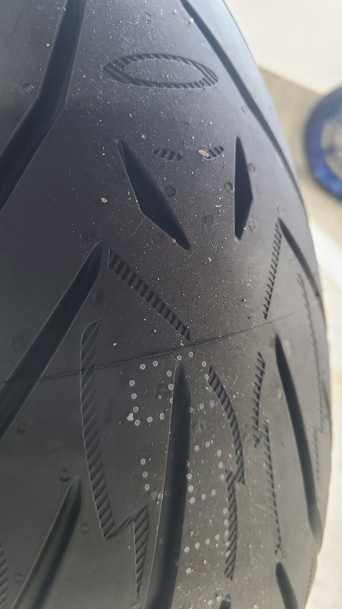 missui_lhz's tweet photo. #CBR650R
#PIRELLI
#AngelST
交換完了
受付から6時間… https://t.co/rNlZaNuH99