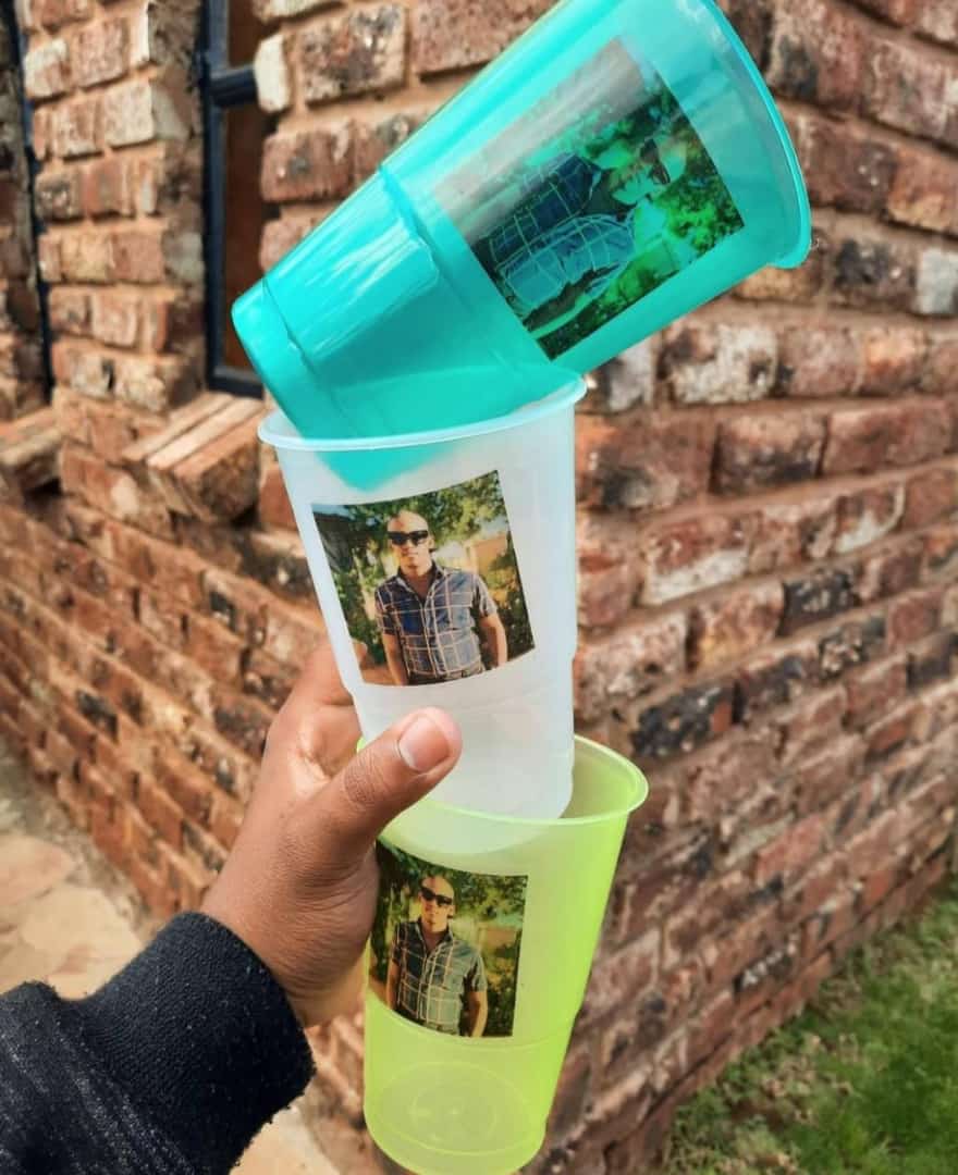 Stu_Morwe's tweet photo. We do Branded Cups using your own image.
Can be used at home /schools/events/ businesses/parties/weddings/churches/to name a few
Can buy yourself a bundle &amp; sell them with your own price.

Orders LESS THAN 25
MOQ - 5 cups
Each cup - R7

📳 - 060 362 8180
Please retweet. 🙏🙏 https://t.co/hlRqdsMlIh