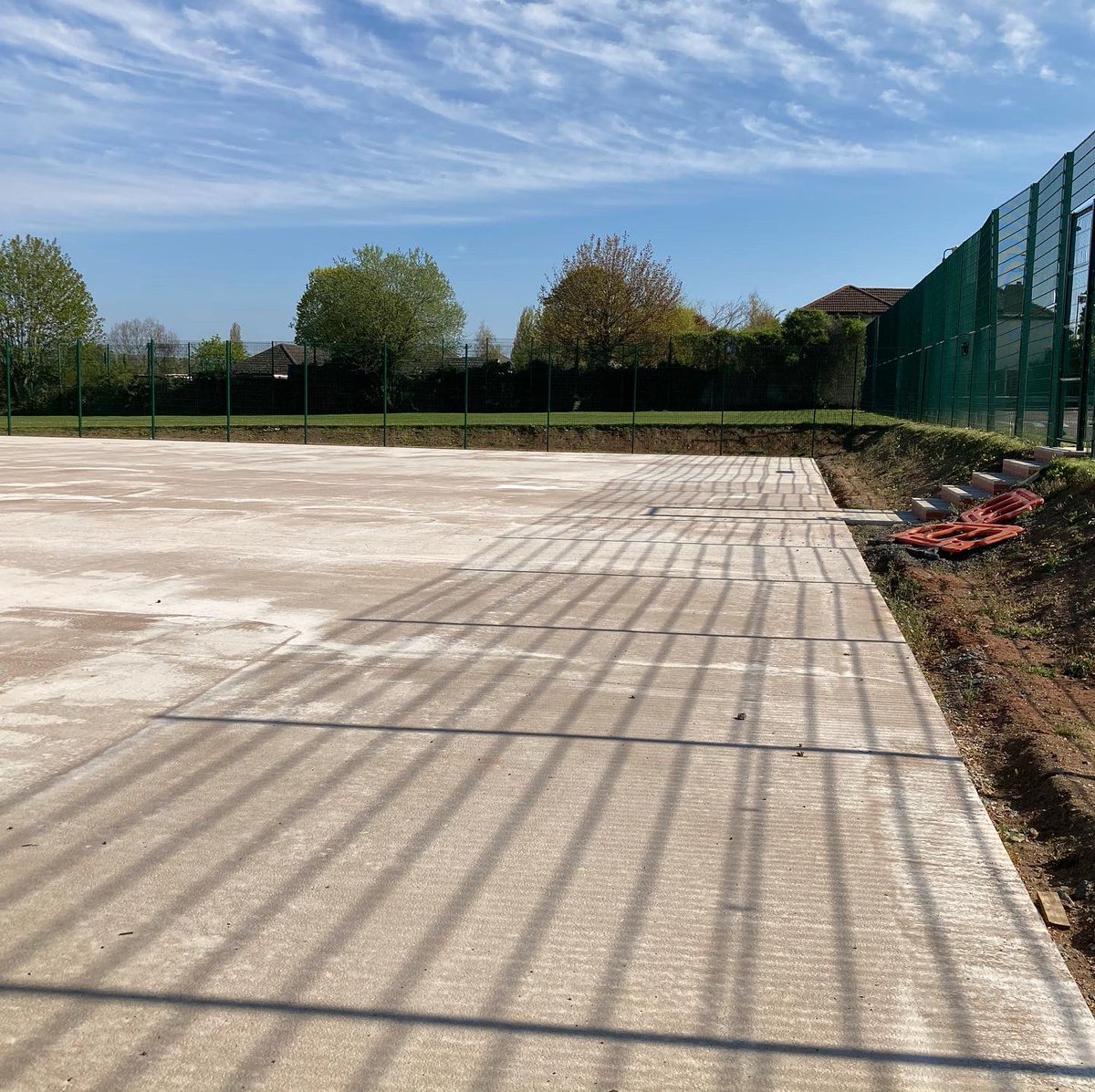 MalvernHoops's tweet photo. Progress so far...! #malvernbasketball #ukbasketball #malvern #uk #victoriapark #basketball #flexcourt #englandbasketball #outdoorbasketball #summerbball #nba #bbl #worcestershire #comingsoon https://t.co/JHQCxbkKV1