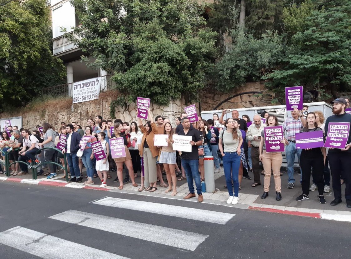 SophiaAram's tweet image. Et pendant ce temps là à Jerusalem, Tel Aviv, Kfar Saba, Haïfa, des juifs et des arabes choisissent la paix.
