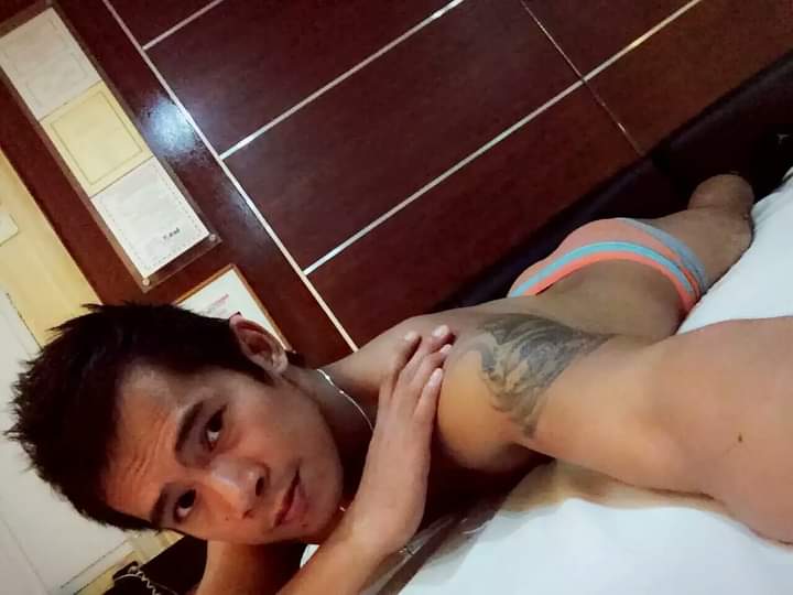 yummycute25's tweet photo. Tara magpainit p tyo.. hehe https://t.co/SR3AiXTndq
