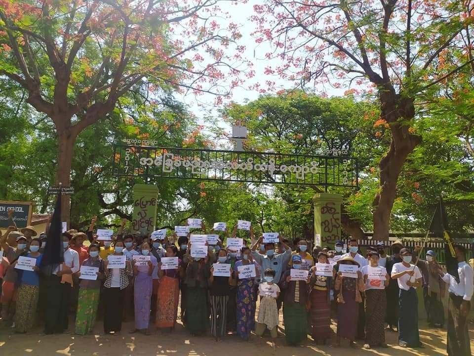 Byun_Sori6104's tweet photo. Anti Military Slavery Education Strike by the residents of Pale Township, Sagaing!!!

#May16Coup #WhatsHappeningInMyanmar https://t.co/RDBO8YptBu