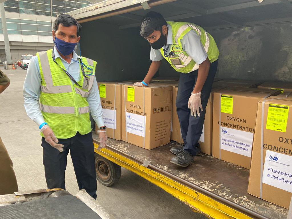 InbarCohen13's tweet photo. Israel is under attack, but yet we remember our friends in India ❤
Another shipment of medical equipment from Israel arrived in India 🇮🇱❤🇮🇳

#IndiaCovid19 
#IsraelStandsWithIndia https://t.co/2UNVR0hMcM