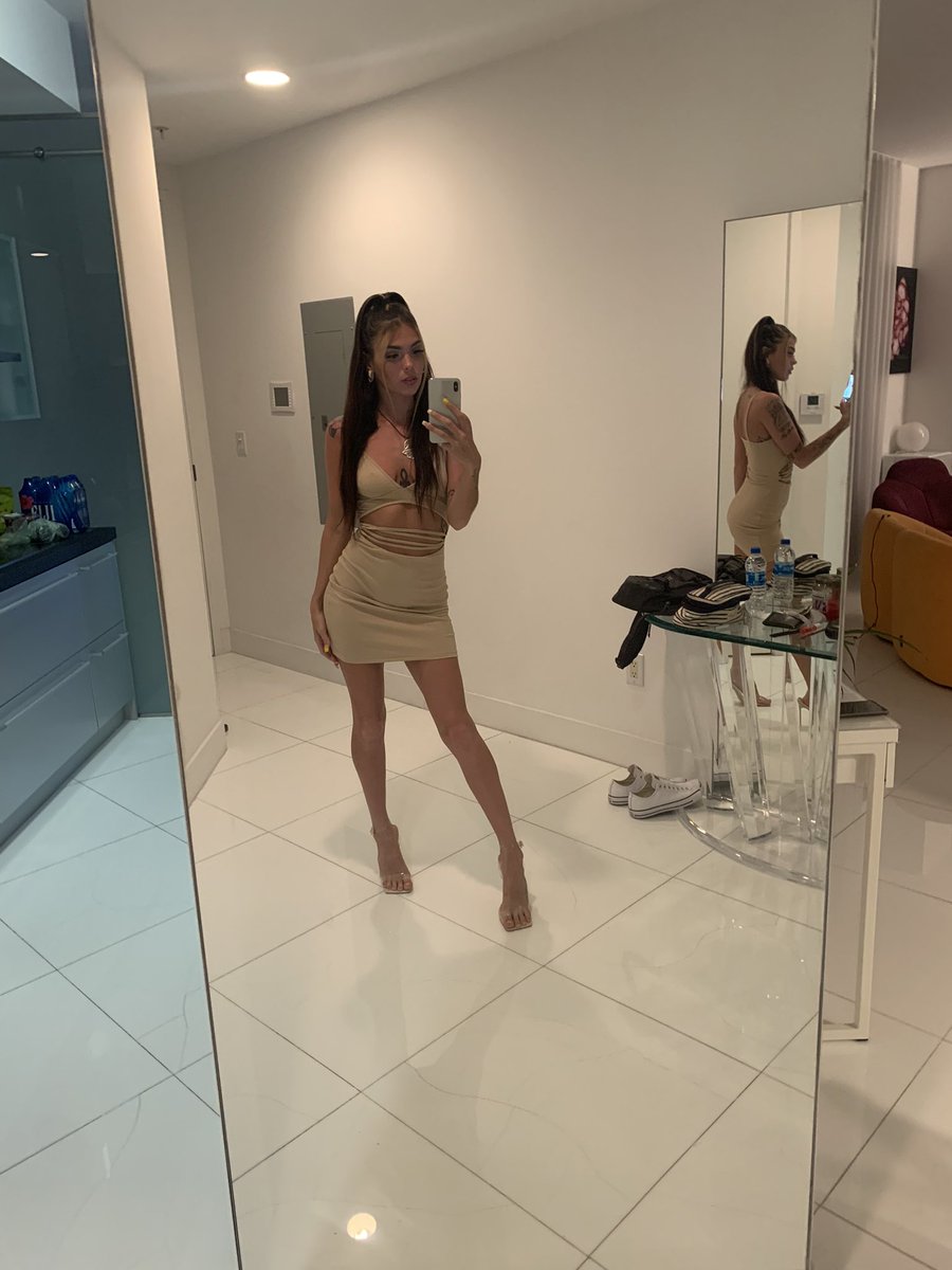 lls_xXx's tweet photo. I love it here 😂🤙🏽❤️ #Miami #weekendvibes #mybirthdayscoming https://t.co/H4CSFrv91d