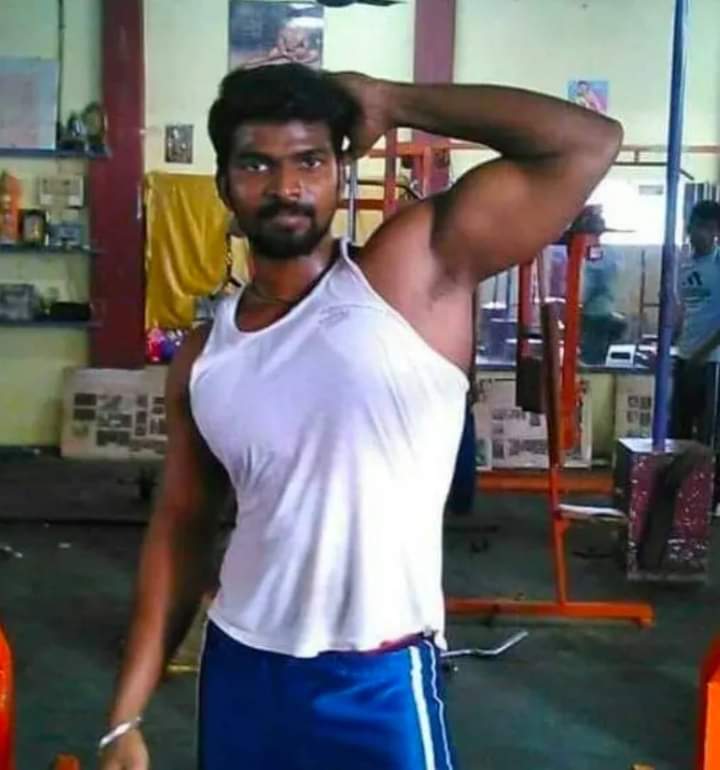 adhiraoff's tweet photo. நல்ல நாட்டுக்கட்டை .....🥵 https://t.co/nwfaJ55397