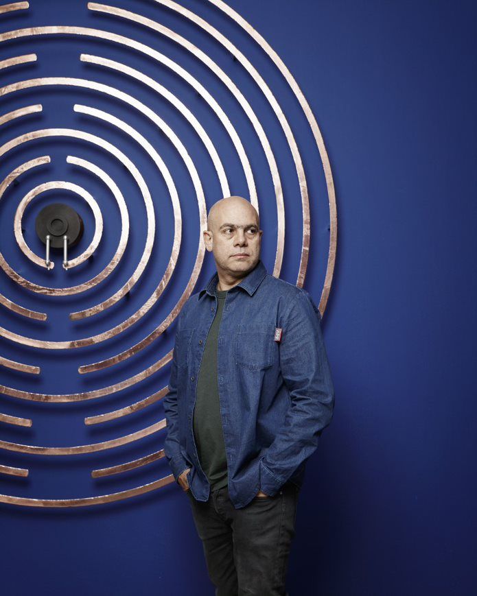 On finira la semaine avec l'artiste plasticien et vidéaste Laurent Grasso, à l’occasion de la présentation de son film Artificialis. #LesOriginesDuMonde (cc <a href="/MuseeOrsay/">Musée d'Orsay</a> ) 
A lundi !