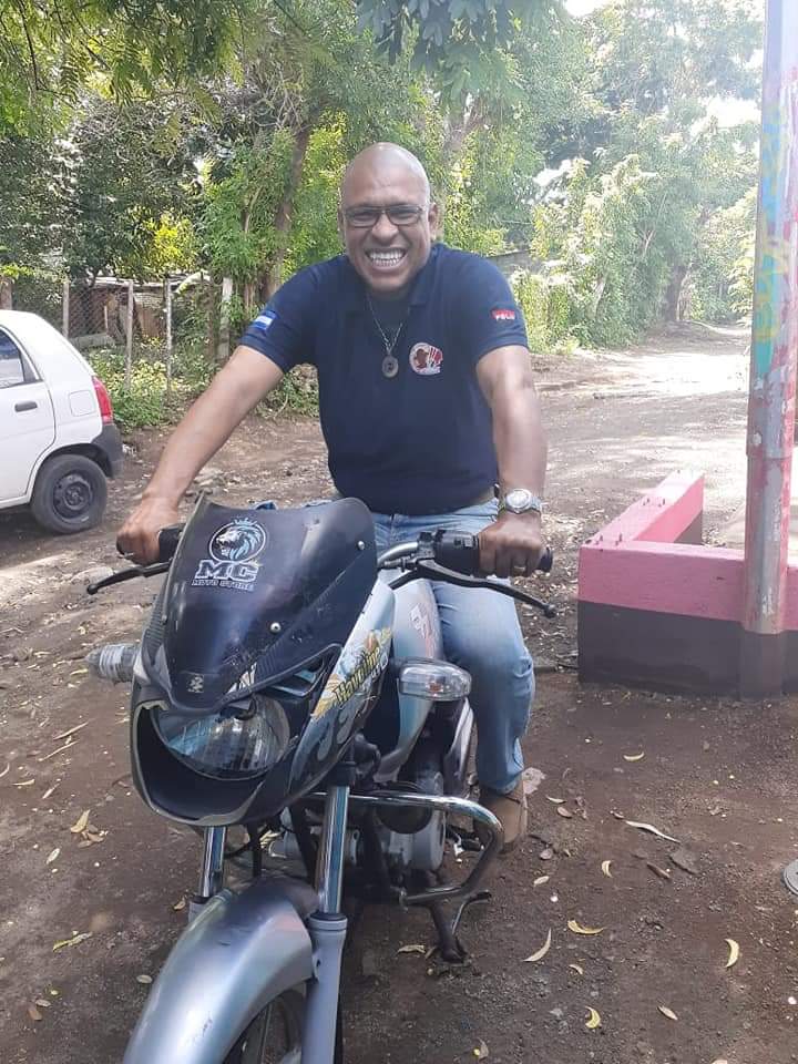 TOY APRENDIENDO A MANEJAR MOTO JAAJA YA PRONTO ESTARÉ EN ÉL CIELO JAAJJA