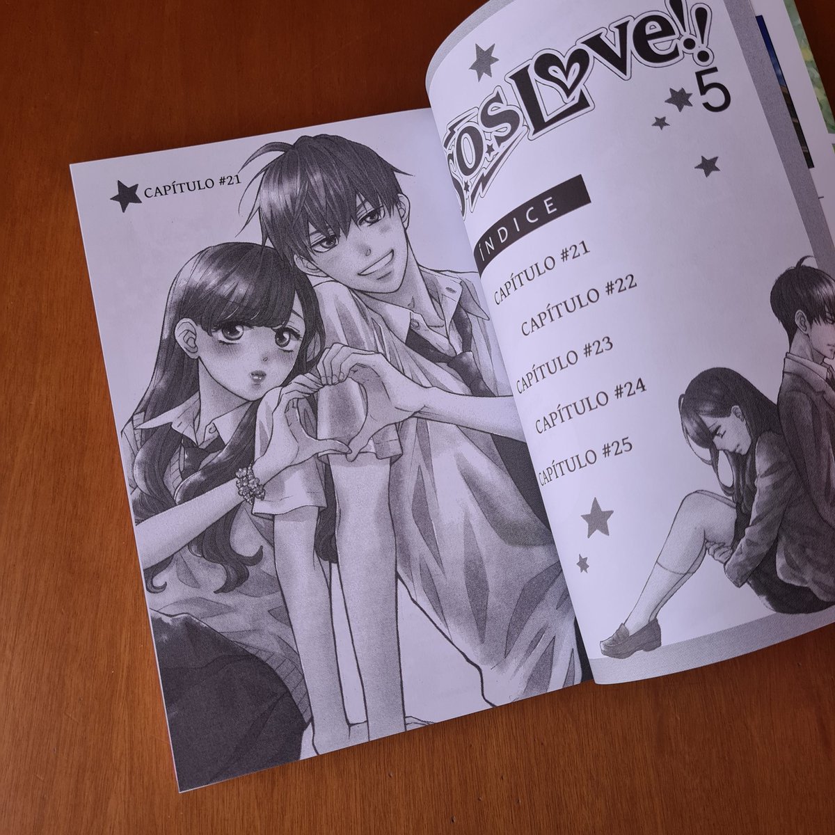 YsabelDanvers's tweet photo. #SOSLove tomo 5: Una de las cosas que me gustan de este manga shojo es que vemos cómo es la relación de pareja de los protas, con sus subidas y bajadas. Cuenta mucho más allá de su primer beso y de una manera realista, los personajes no son perfectos ni tampoco su amor 🤓 @Ivrea https://t.co/BbiFTTErU5