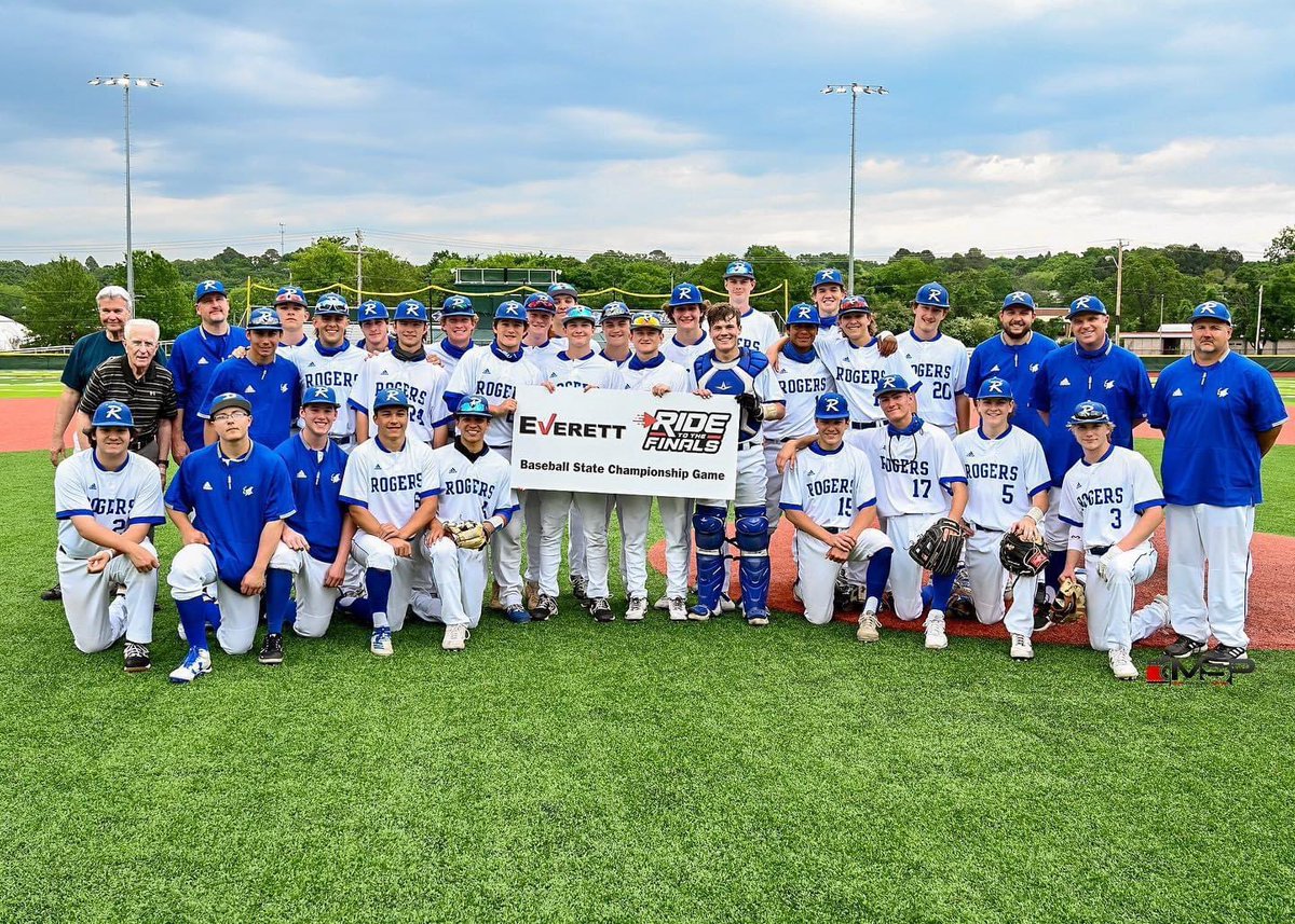 MountaineerBas1's tweet photo. Big Congratulations to the RHS Mountaineer Baseball Team as they Take the Ride to Benton next week to play in the 6A State Championship Game! I see quite a few of former MBA players in this picture! #trusttheprocess #mountiebaseball #takingtheridetoBenton ⚾️ https://t.co/MovAGchToi