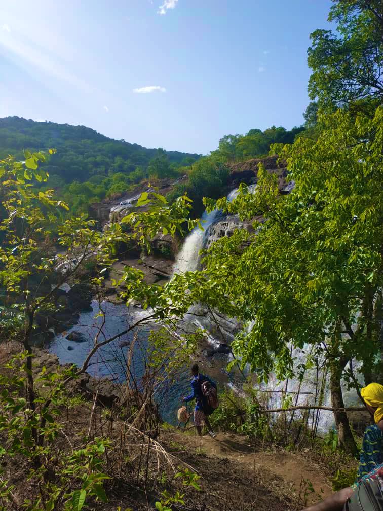 GuineaTourism's tweet photo. Touriste en quête de nature. Endroit magnifique temps magnifique 🤩. #Pita #Timbi..... 
📸@GuineaTourism @berrysbarry https://t.co/0KaXBZuYrq