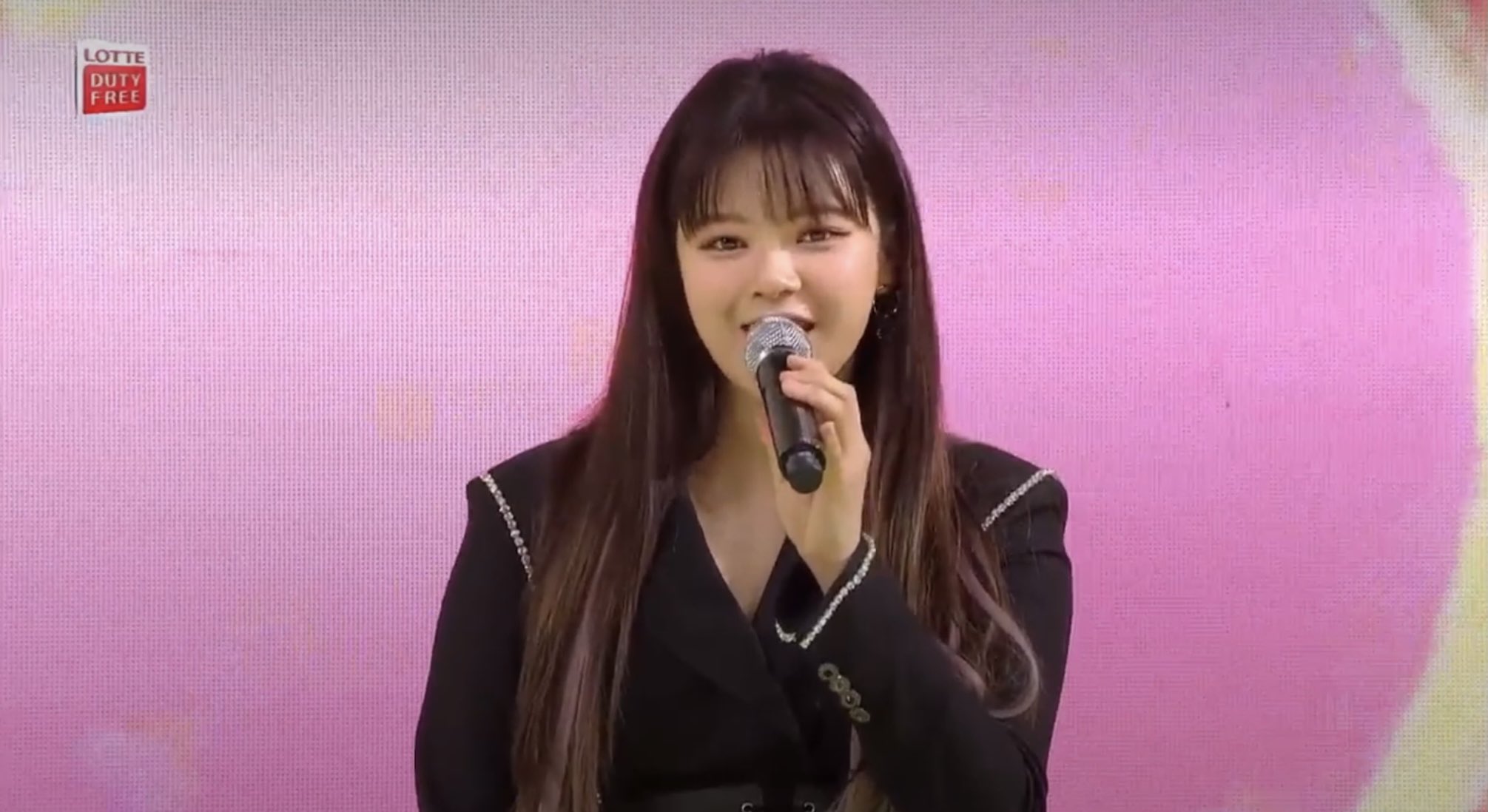 𝕔𝕙𝕒𝕠 ロッテコンのジョンヨンちゃん可愛すぎた ゲームに対する姿勢がいつも通り全力すぎてww A 私ってほんとかわいい 間違いないww あとジョンミ隣同士で沸いたよね Twice Jeongyeon T Co 4j8beqwmdi Twitter