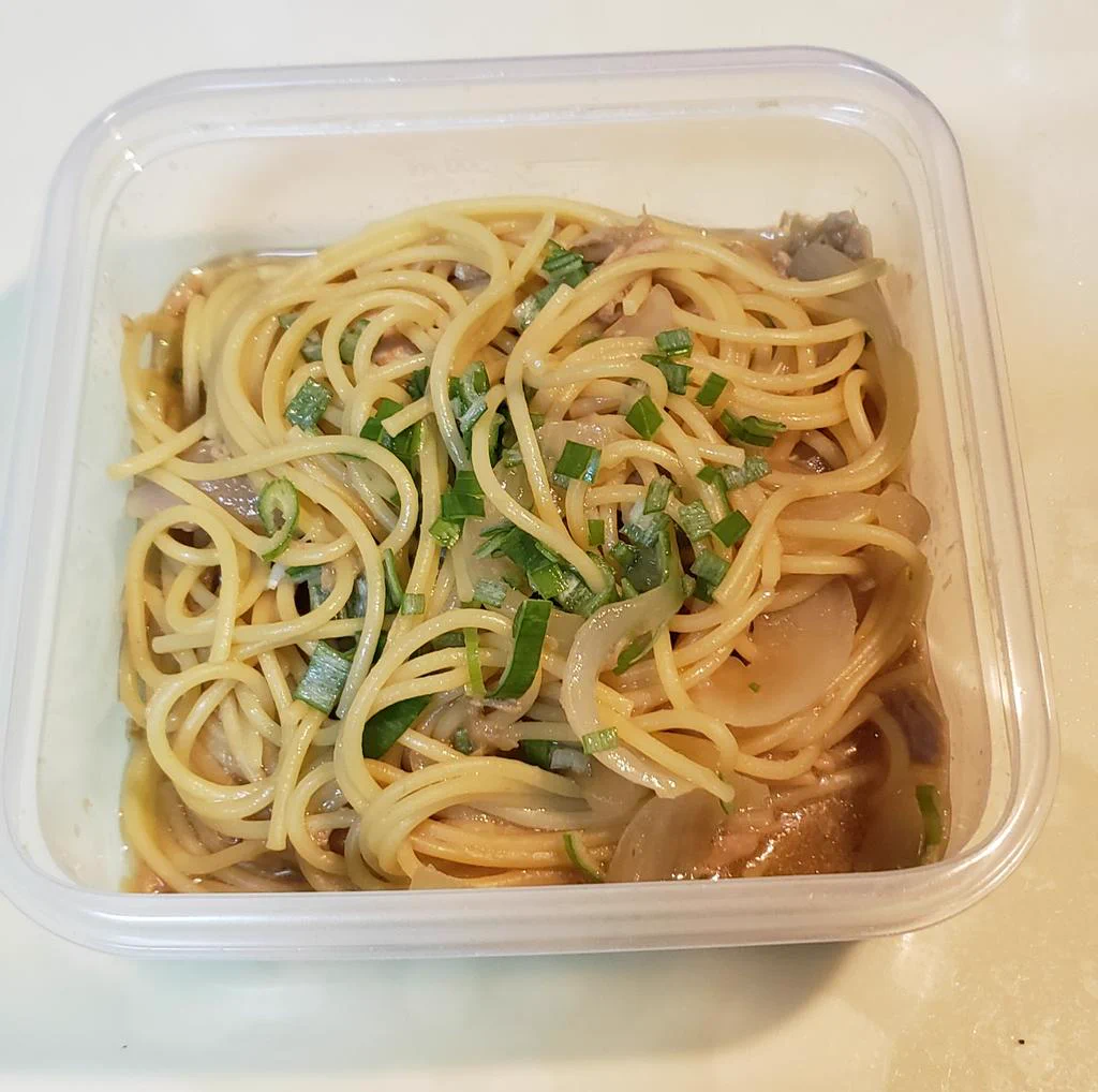 明日のお弁当にって作って味見したけど玉ねぎも甘いし美味しくて感動☺️
味見が止まらなくなる🤭
こんなに簡単にできるならまた作ろう✨  