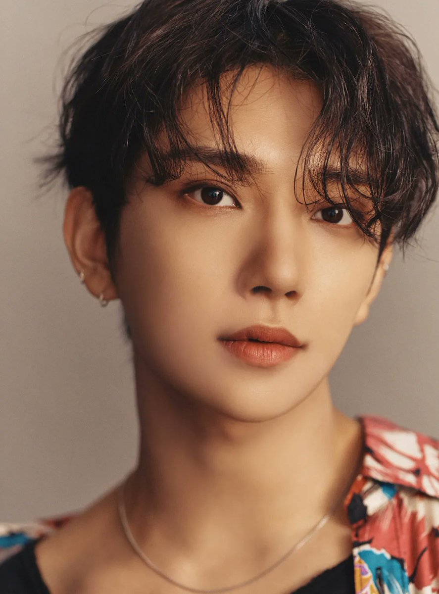 wonubliss's tweet photo. CanCam Magazine x SEVENTEEN 95즈 

@pledis_17 for #BBMAsTopSocial https://t.co/QddRcH5t4U