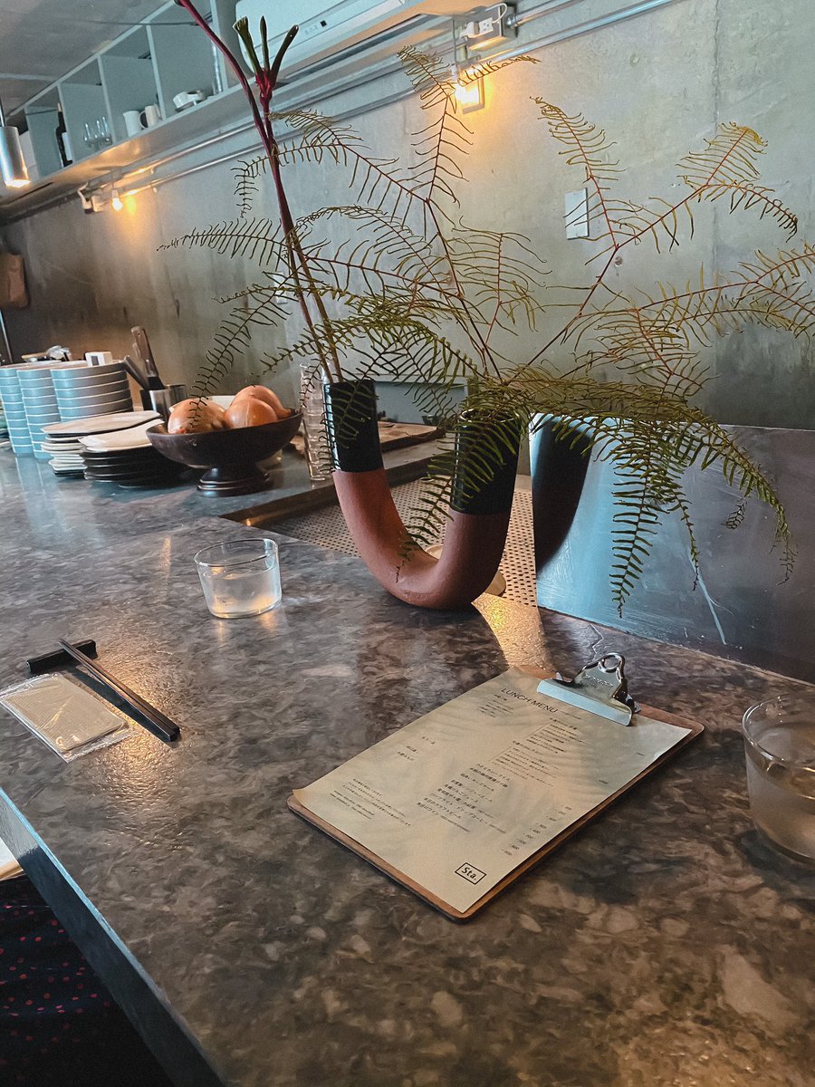 mapooo_t's tweet image. 🍓東京のおすすめランチ
渋谷にある「Sta.」オシャレで、隠れ家のようなお店。調味料から手作りで仕込まれたこだわりのヘルシーな料理で女性に嬉しい！夜も雰囲気が変わって素敵なのでデートにも喜ばれそう。
◾︎営業時間 11:00-15:00 17:00-20:00
◾︎渋谷駅から徒歩12分🚶‍♂️