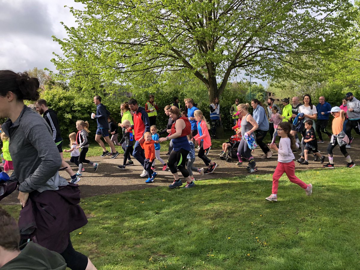 Ready, set, GO 🚀 212 amazing runners 🏃‍♀️🏃‍♂️ 31 amazing volunteers 🦺 can you spot yourself in the crowd? Give us a ❤️🔁 when you do! <a href="/parkrunUK/">parkrun UK</a> #parkrun #juniorparkrun #loveparkrun