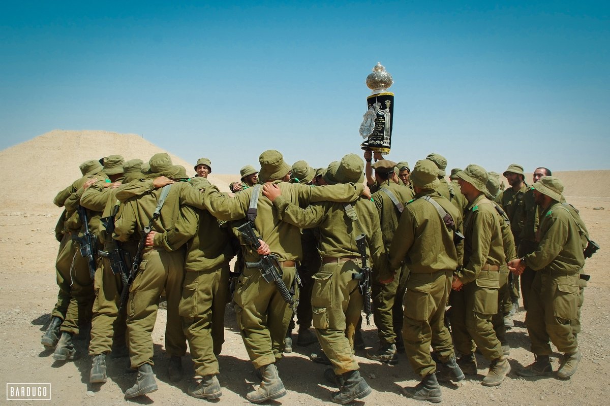 IsraelBardugo's tweet image. יִתֵּן ה' אֶת אוֹיְבֵינוּ הַקָּמִים עָלֵינוּ נִגָּפִים לִפְנֵיהֶם.
חג מתן תורה שמח!