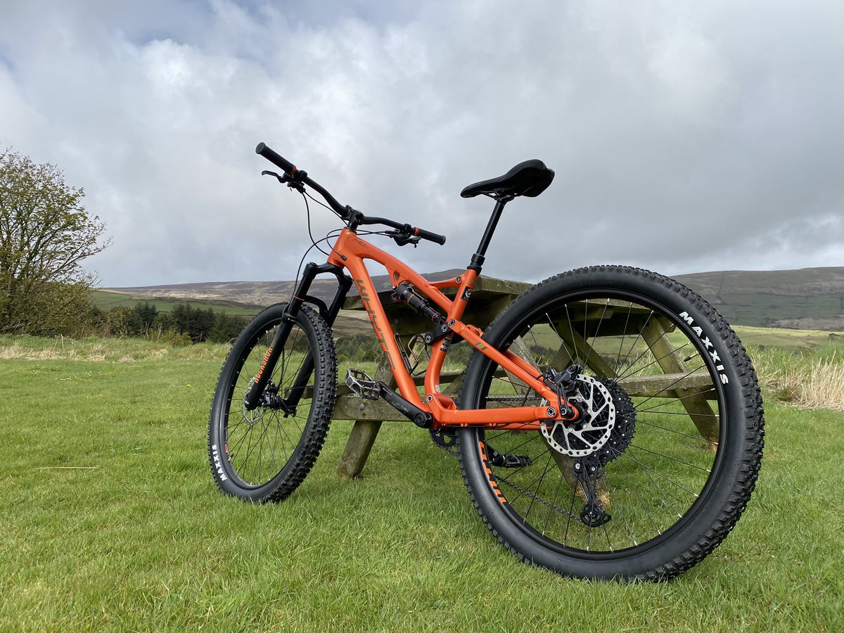 First ride on the new bike, and just wow 😃#mtb #whytebikes